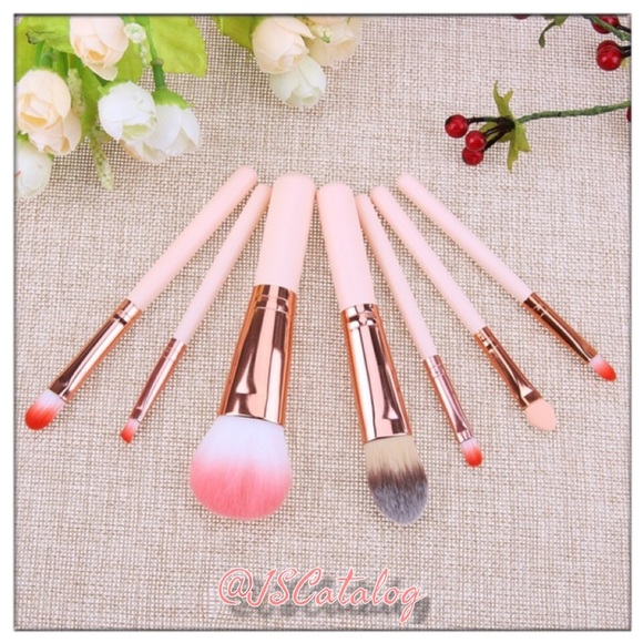 🎉HP🎉 NEW Set of 7 Makeup Brushes + FREE Pouch - Picture 7 of 7